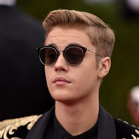 Justin Bieber Sunglasses: A Look at his Faviourite Glasses Brands